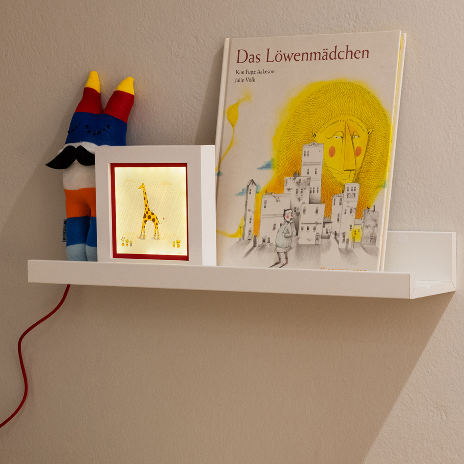 The Giraffe Tiny Illustrated USB Light Box The Giraffe Tiny Illustrated USB Light Box